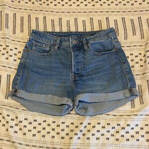 Old Navy Women's Blue Denim Shorts OG Straight Button Fly Cuffed Hem Size 4